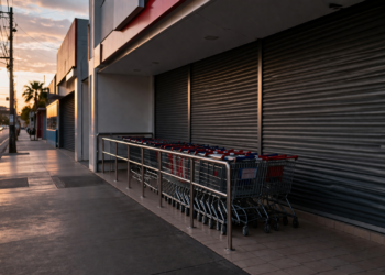Supermercados fechando aos domingos divide opiniões