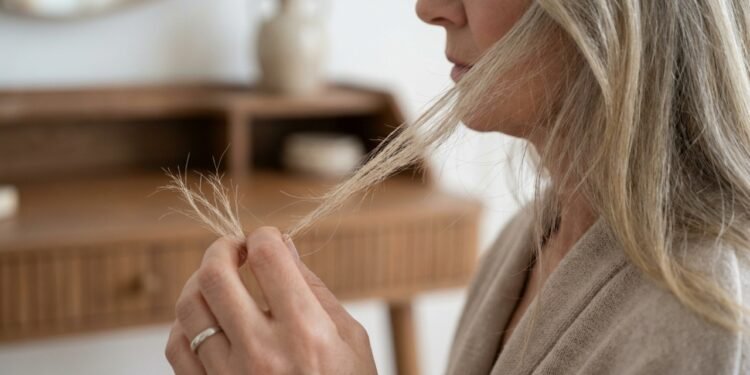 As dicas práticas para manter os cabelos hidratados mesmo com o tempo extremamento seco