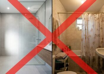 Nem box, nem cortina: a nova tendência que deixa chuveiros pequenos mais elegantes e fáceis de limpar