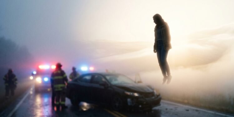 Após o acidente, ela ficou morta por 13 minutos e assistiu enquanto a cobriam com um cobertor