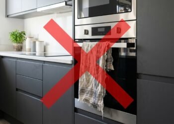 Panos de prato pendurados na porta do forno estão fora de moda: a nova tendência é mais prática e elegante