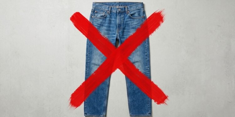 Adeus jeans apertado, a nova calça fluida que virou a tendência favorita das mulheres elegantes em 2026