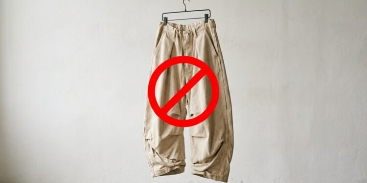 Calças oversized estão fora de moda: o estilo que vai dominar a temporada de outono de 2026