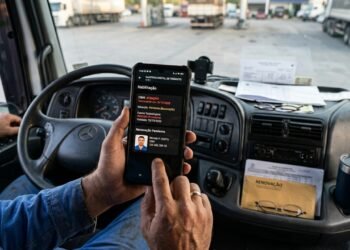 Multa automática de R$ 1.467,35 em 2026 para quem não renovar o exame da CNH