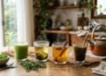 Como começar o dia sem a tremedeira do café, três chás para iniciar a manhã com energia