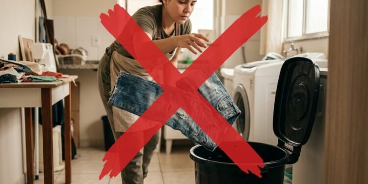 Não jogue fora a calça jeans sem uso, veja como reutilizá-la fazendo um porta-cartões super útil 