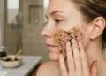 Adeus aos esfoliantes caros: a receita natural para renovar a pele e economizar no bolso