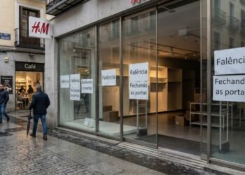 Loja de roupas mais popular do país se despede: são mais de 25 lojas que fecham as portas
