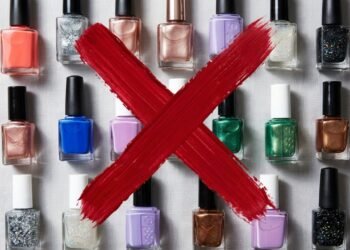 Adeus aos esmaltes e géis com glitter: a partir de 1º de maio de 2026 eles estarão proibidos