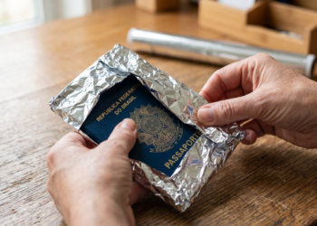 Passaporte biométrico pode ser protegido com solução simple