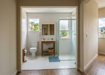 Banheiro moderno esconde mais do que parece