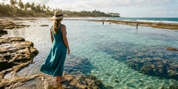 A vila de pescadores a 8 horas de BH com piscinas naturais que salvou as tartarugas marinhas do Brasil e guarda ruínas do único castelo medieval das Américas