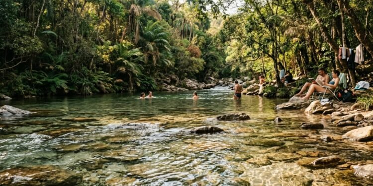 Esse vilarejo a 100 km de Belo Horizonte abriga 1.700 espécies de plantas e as cachoeiras mais lindas de Minas Gerais