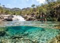 Eleita Jardim do Brasil por Burle Marx: o vilarejo a 100 km de BH que guarda as piscinas naturais mais lindas de Minas Gerais