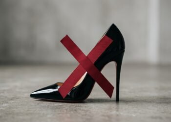 Adeus ao salto agulha comum, o impacto dos sapatos que parecem obras de arte