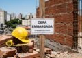 Construir sem autorização pode gerar multa de até R$ 20 mil e lei urbana prevê punição nesses casos