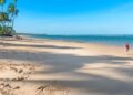 A praia baiana com piscinas naturais gigantes que revelam uma das paisagens mais espetaculares do país a céu aberto