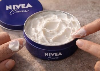 Nivea da latinha azul: por que algumas peles amam e outras não se adaptam