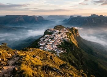 A cidade mais alta do Nordeste a 1.268 metros com clima de serra e cachoeiras que surpreende por não parecer Bahia