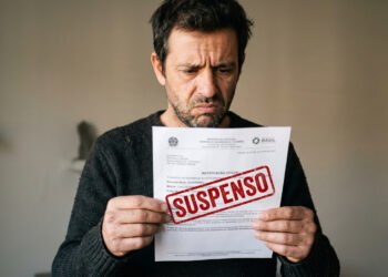 Governo suspenderá as carteiras de habilitação de todos os motoristas que não puderem comprovar esse documento