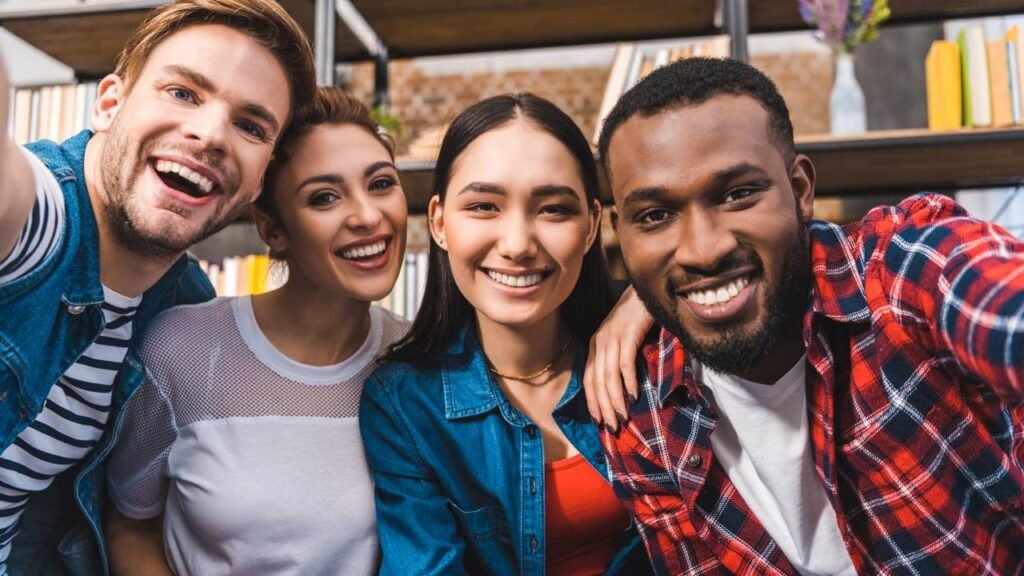 Como diferentes tipos de amizade podem influenciar seu jeito de pensar e agir