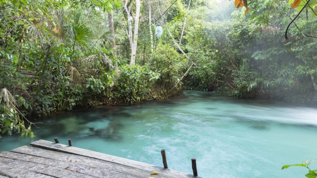 O paraíso brasileiro que desafia a ciência com águas onde é impossível afundar: dunas douradas e fervedouros únicos no mundo inteiro