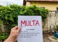 A partir de agora, os proprietários com árvores ou cerca viva perto do vizinho precisam podar ou podem levar multa