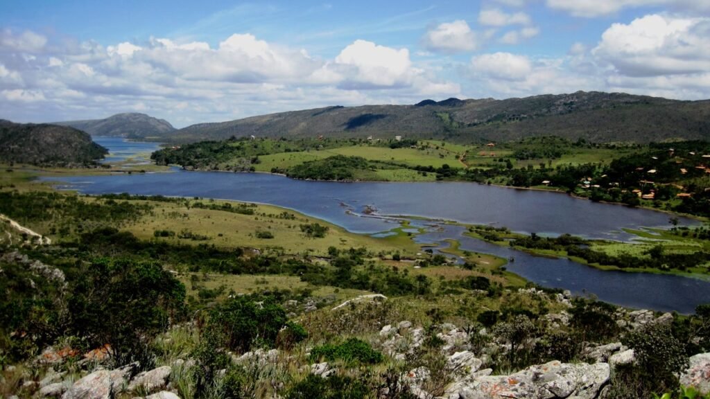 O vilarejo de 300 habitantes a 143 km de BH onde a vida segue o ritmo do século 19