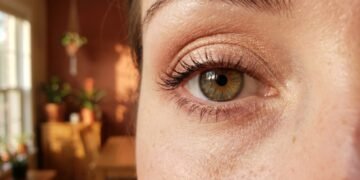 A técnica infalível para aumentar os olhos usando apenas 3 itens