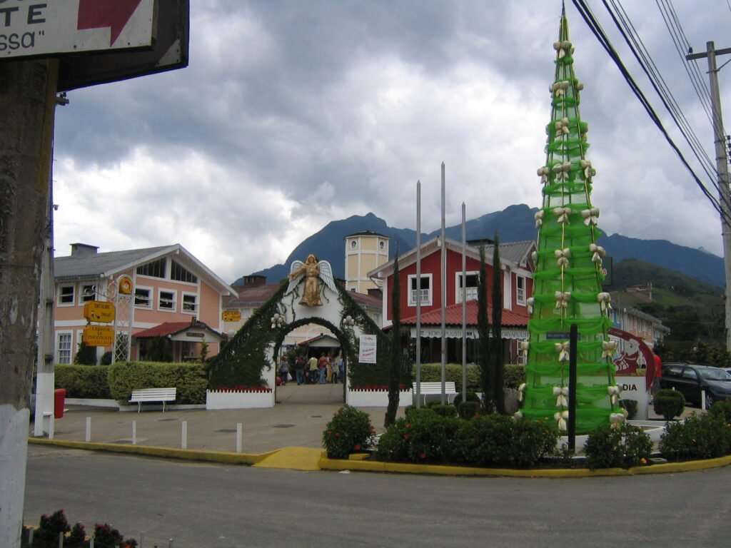 A Pequena Finlândia: vilarejo nas montanhas a 5 horas de BH com chocolate, cachoeiras e Papai Noel o ano inteiro
