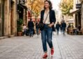 Sapatos vermelhos combinam perfeitamente com jeans, saias e calças para um visual elegante no outono de 2026