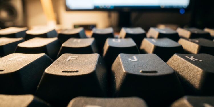 Mistério revelado: Para que servem os relevos nas teclas "F" e "J" do seu computador?