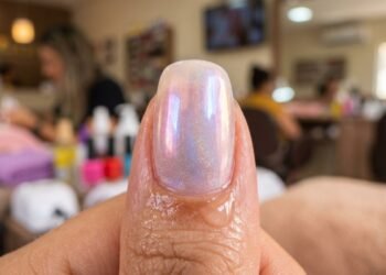 O guia das cores e formatos de unhas que vão dominar as mãos das brasileiras em 2026