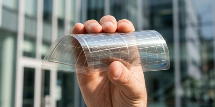 Pesquisadores desenvolvem painel solar 3D flexível, transparente e com cores ajustáveis para integração em janelas e fachadas