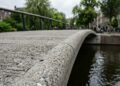 Inédito no mundo: a primeira ponte de concreto neutra em carbono do mundo, uma passarela de 7 metros que armazena 66 kg de CO2