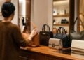 Adeus às bolsas tradicionais: a moda 2026 traz modelos mais confortáveis e elegantes para rotina