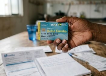 Beneficiários do Bolsa Família precisam ficar atentos para não perder o pagamento