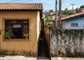 A partir de agora, os proprietários que abrem janelas a menos de um metro e meio da divisa do vizinho precisam fechar o vão ou podem ser obrigados a demolir