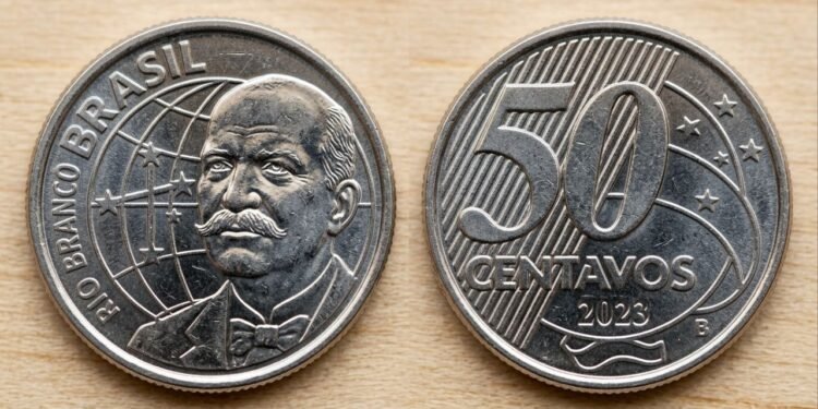 Colecionadores fazem alerta sobre moeda de 50 centavos de 2002 que pode valer até R$ 200