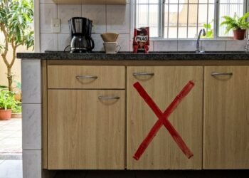 Adeus ao armário de cozinha: nova tendência elegante e prática chega em 2026