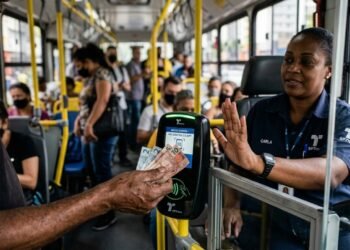 Ônibus vão parar de aceitar pagamento em dinheiro a partir de 30 de maio