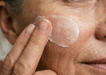 Os produtos certos para hidratar e renovar a pele sem causar irritação após os 40