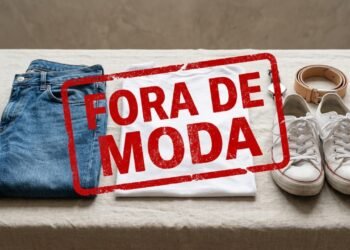 Adeus ao look básico, o truque da terceira peça que transforma o jeans e camiseta