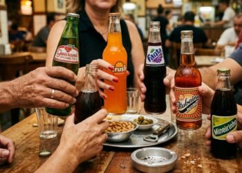 Vamos relembrar dos refrigerantes antigos que marcaram a infância e deixaram saudade em muita gente