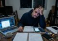 6 sinais de que uma relação pode estar drenando sua energia emocional em silêncio