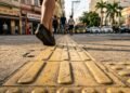 Poucas pessoas sabem, para que servem os relevos nos pisos das calçadas de rua
