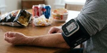 Saiba o que acontece com sua pressão arterial quando você reduz alimentos ultraprocessados