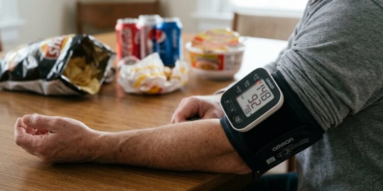 Saiba o que acontece com sua pressão arterial quando você reduz alimentos ultraprocessados