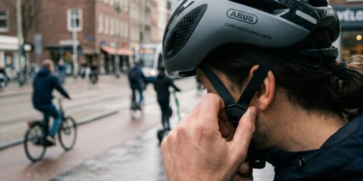 A nova lei do capacete obrigatório para bicicletas e patinetes elétricos está gerando incompreensão entre usuários