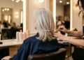 Cortes médios elegantes valorizam mulheres de 50, 60 e além com leveza e estilo